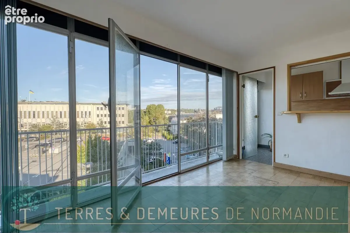 À vendre à Dieppe Appartement au 3ème Étage avec Balcon, Ascenseur et Cave - photo 2