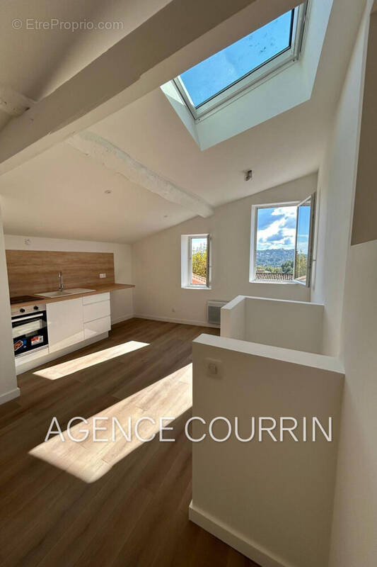 Appartement à PEYMEINADE