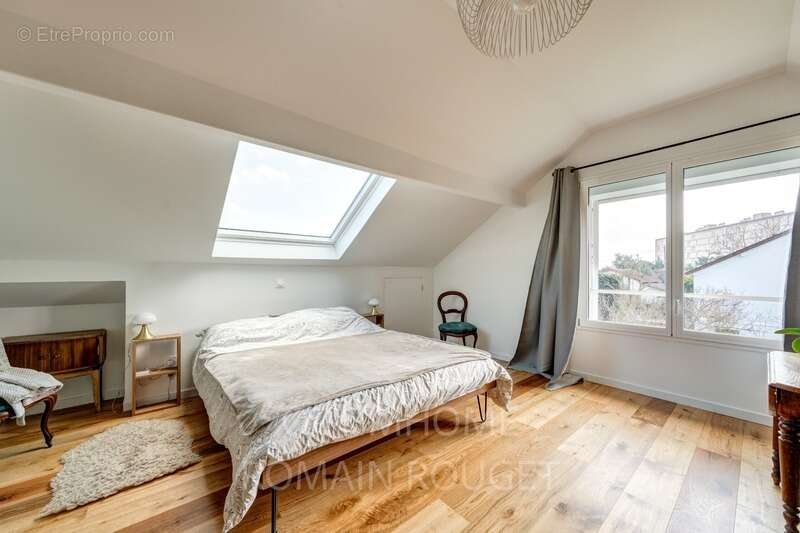 CHATOU HAUT - Maison 4 CH + Dépendance - photo 9