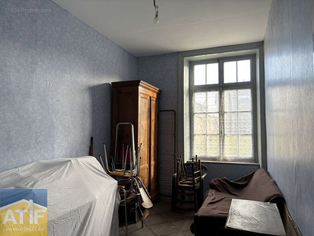 Maison à SAINT-ROMAIN-D'URFE