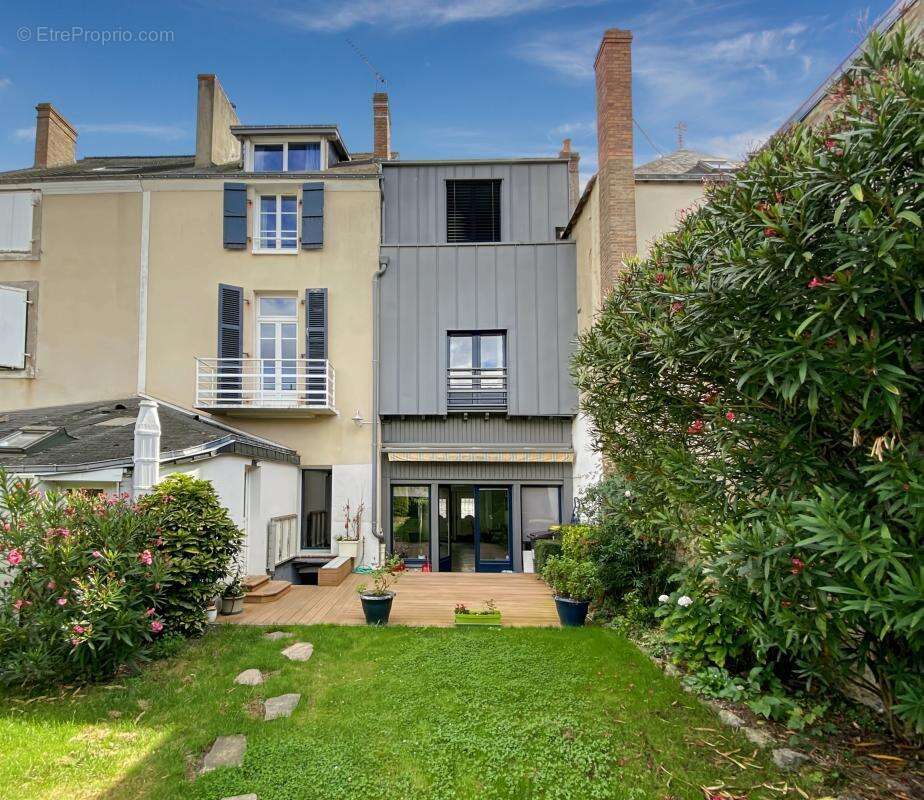 Maison à LAVAL