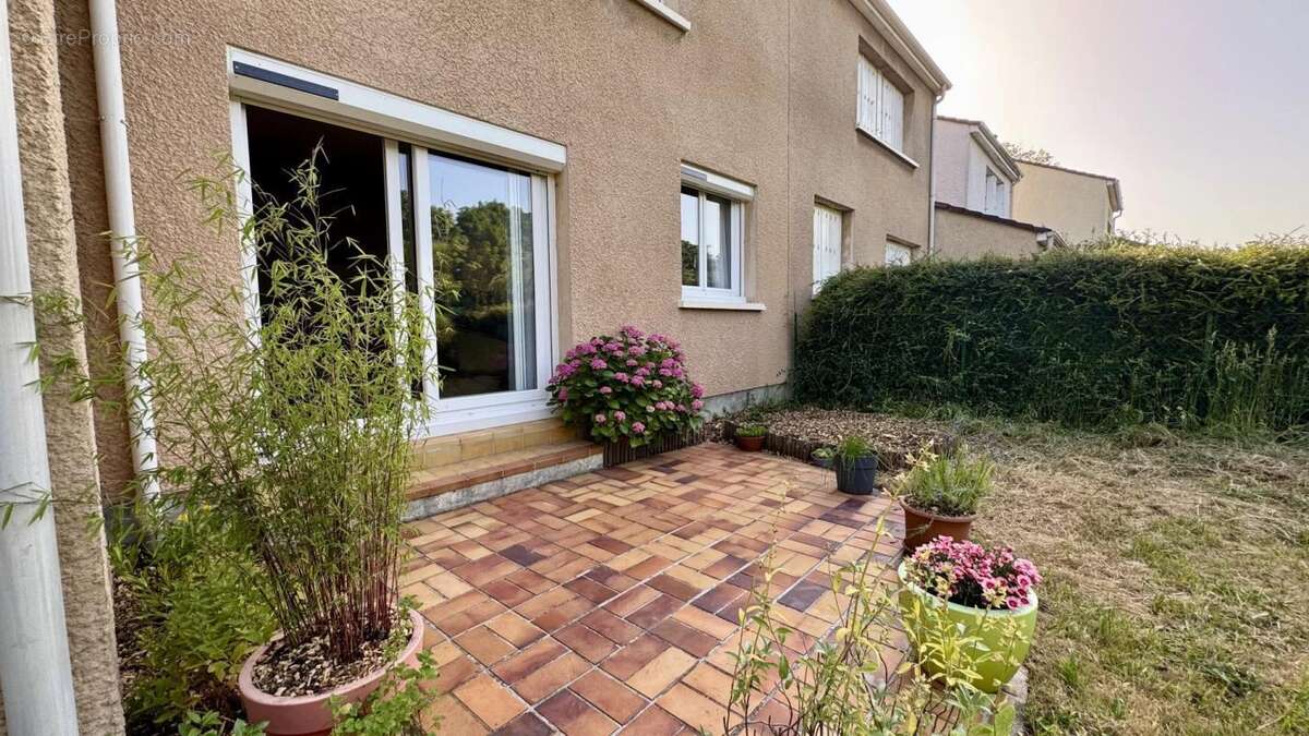 Maison à MONTIGNY-LE-BRETONNEUX