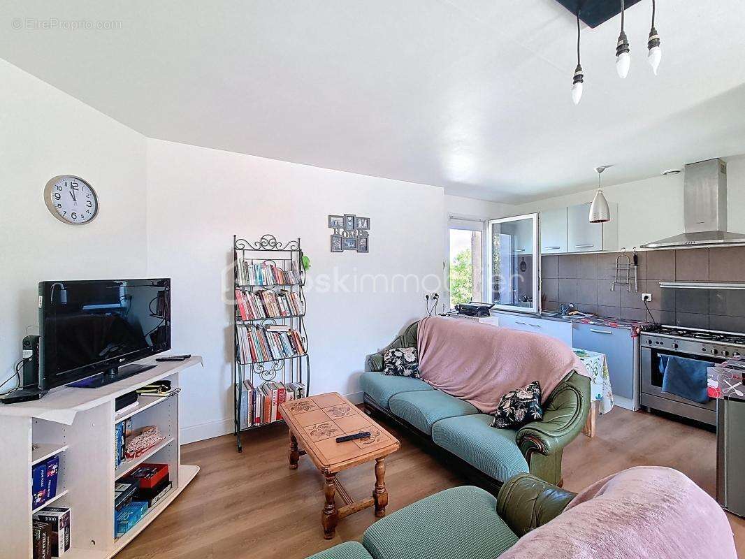 Appartement + local commercial - photo 2