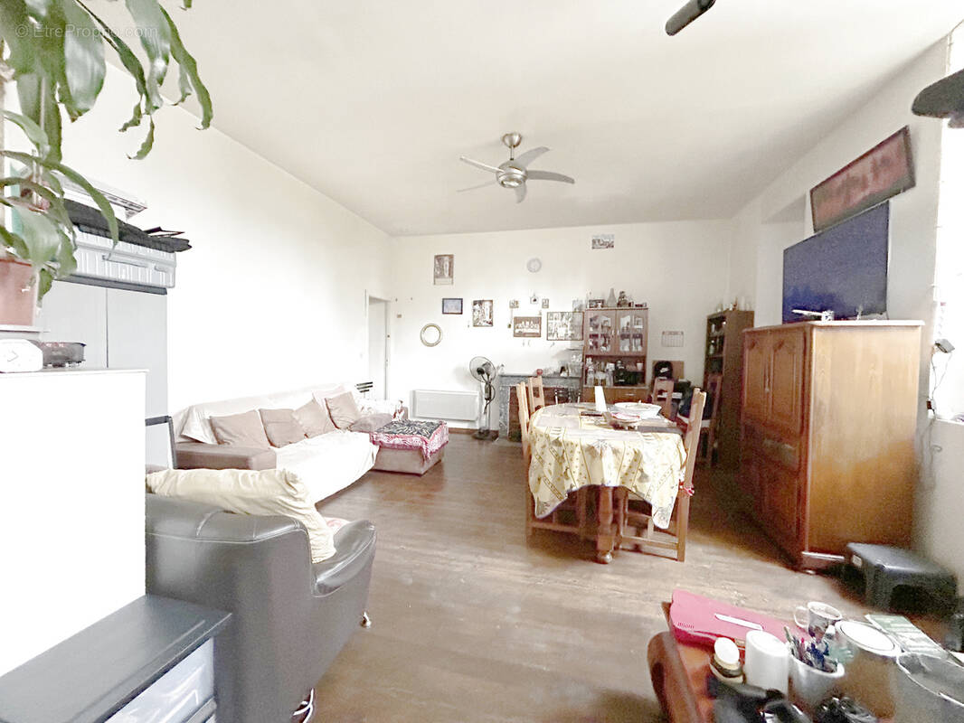 Appartement à LEZIGNAN-CORBIERES