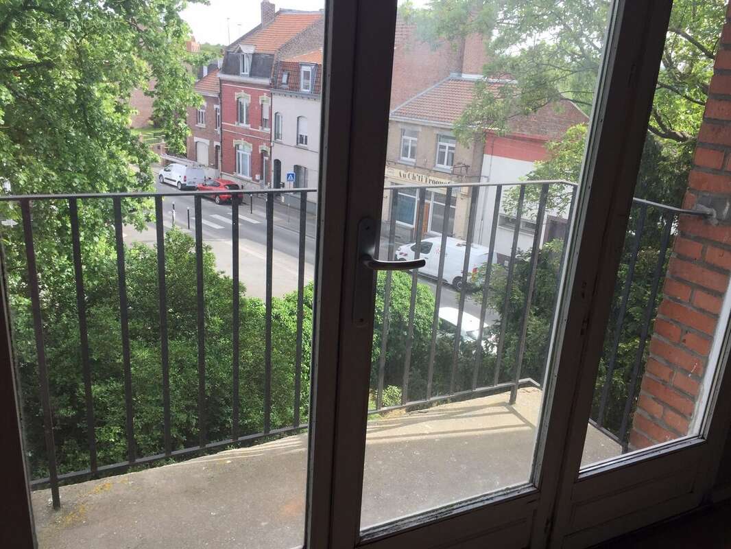 le balcon et vue extérieure dégagée - Appartement à SAINT-ANDRE-LEZ-LILLE