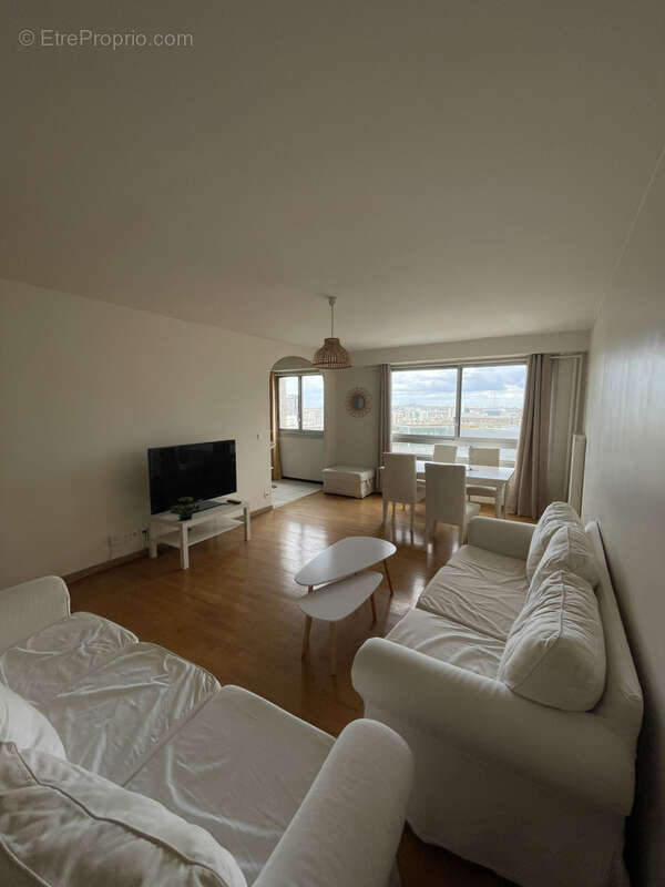 Appartement à COURBEVOIE