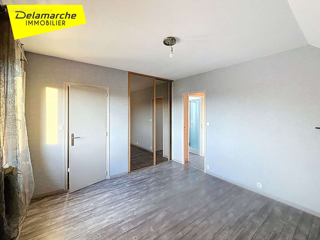 Maison à SAINT-HILAIRE-DU-HARCOUET