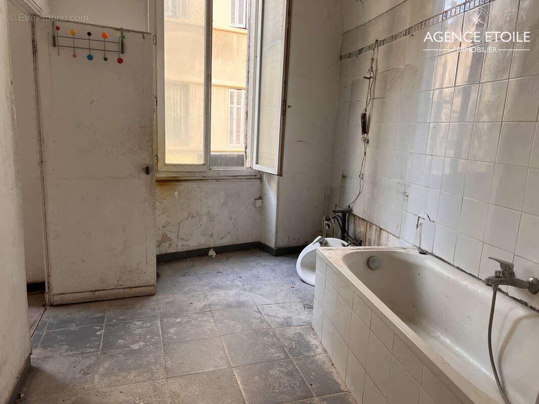 3 LOTS A VENDRE — Local commercial + 2 appartements — 55 rue Tapis Vert, 13001 Marseille - photo 6