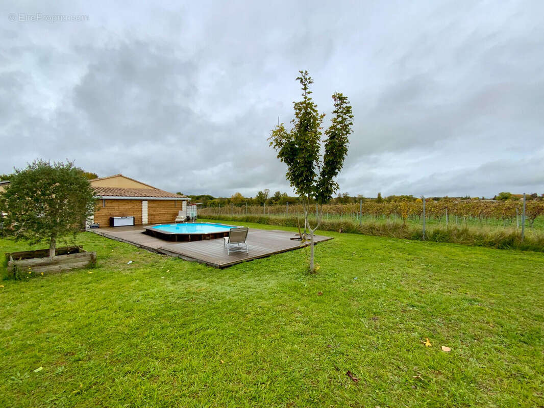 Maison à BARBEZIEUX-SAINT-HILAIRE