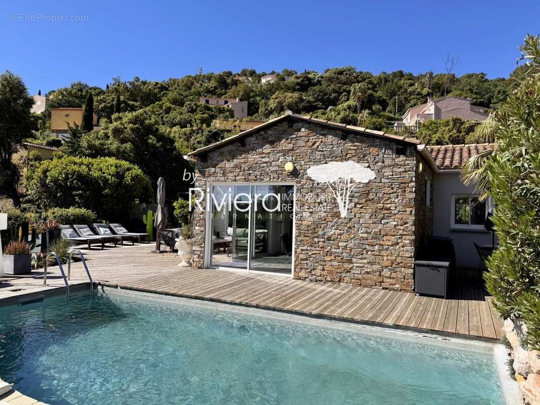 CAVALAIRE - Superbe villa contemporaine  - 5 chambres - bell - photo 27