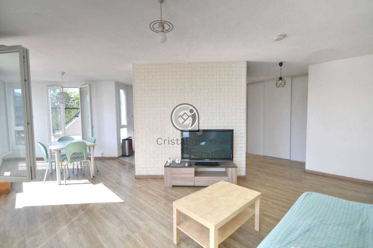 Appartement à SAINT-MARTIN-D'HERES