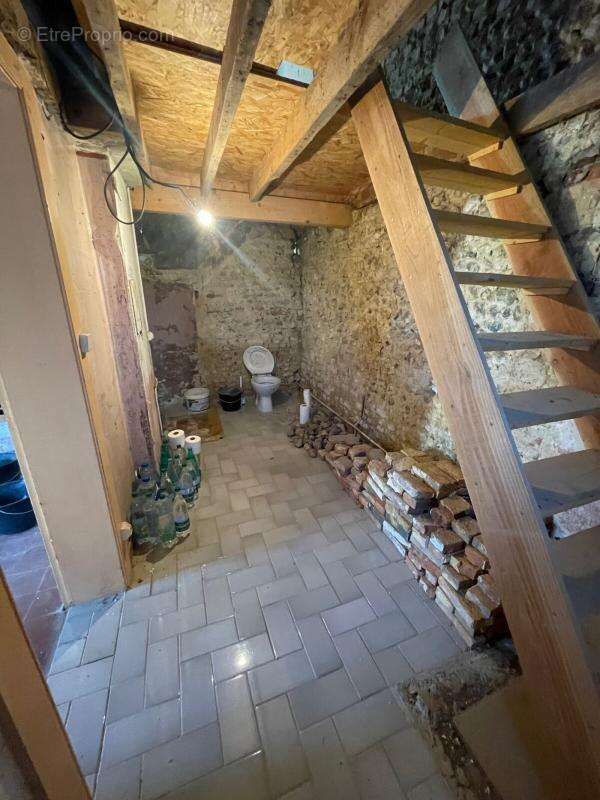 Maison à LA FERRIERE-AU-DOYEN