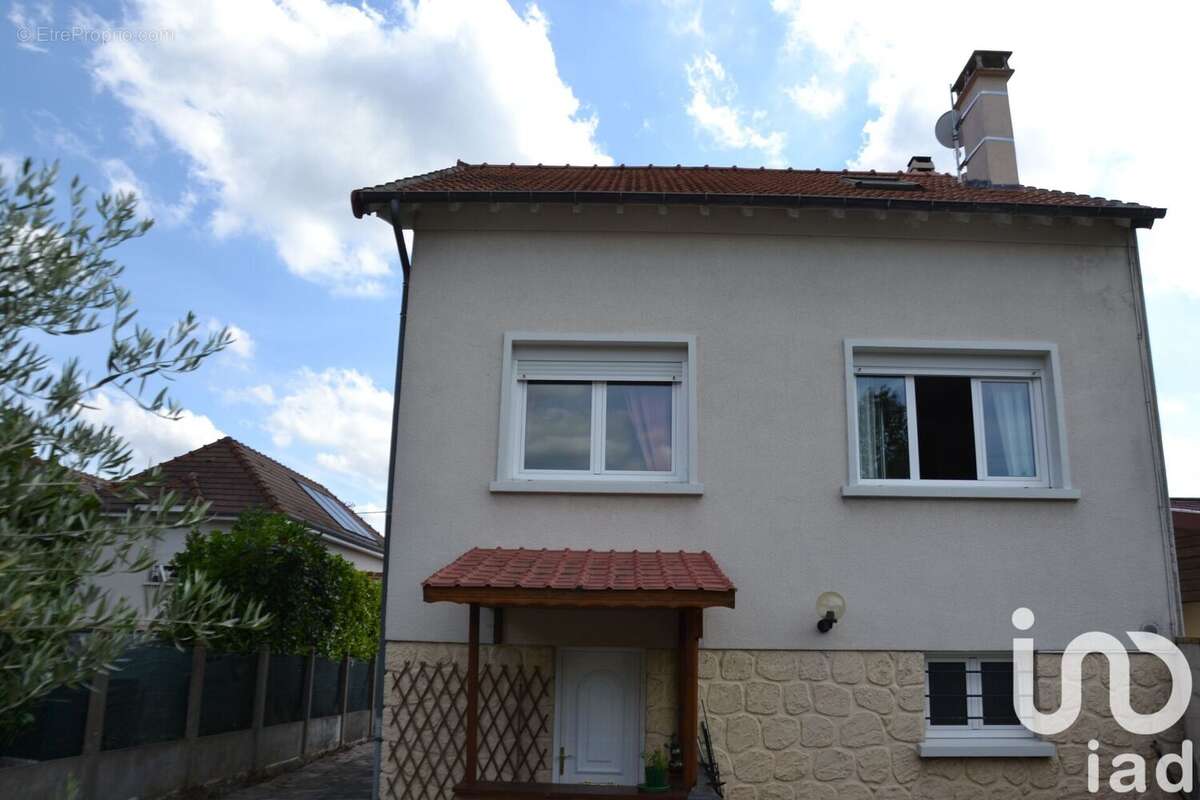 Photo 4 - Maison à SAINTRY-SUR-SEINE