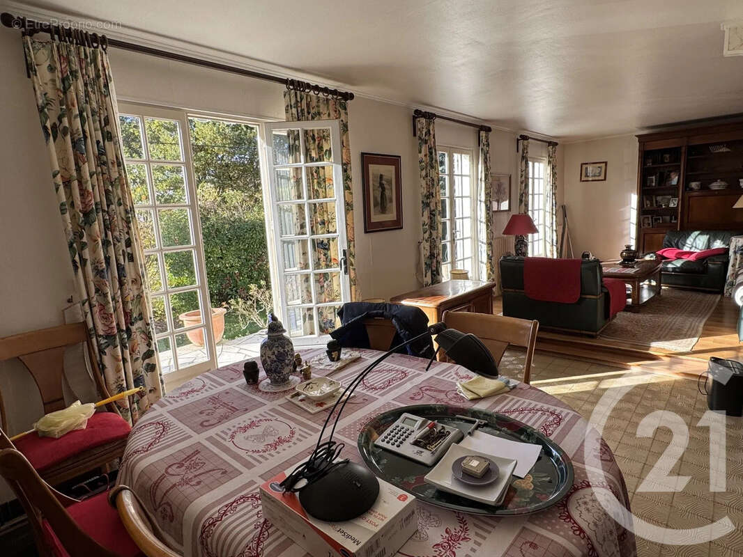 Maison à LA CELLE-SUR-LOIRE