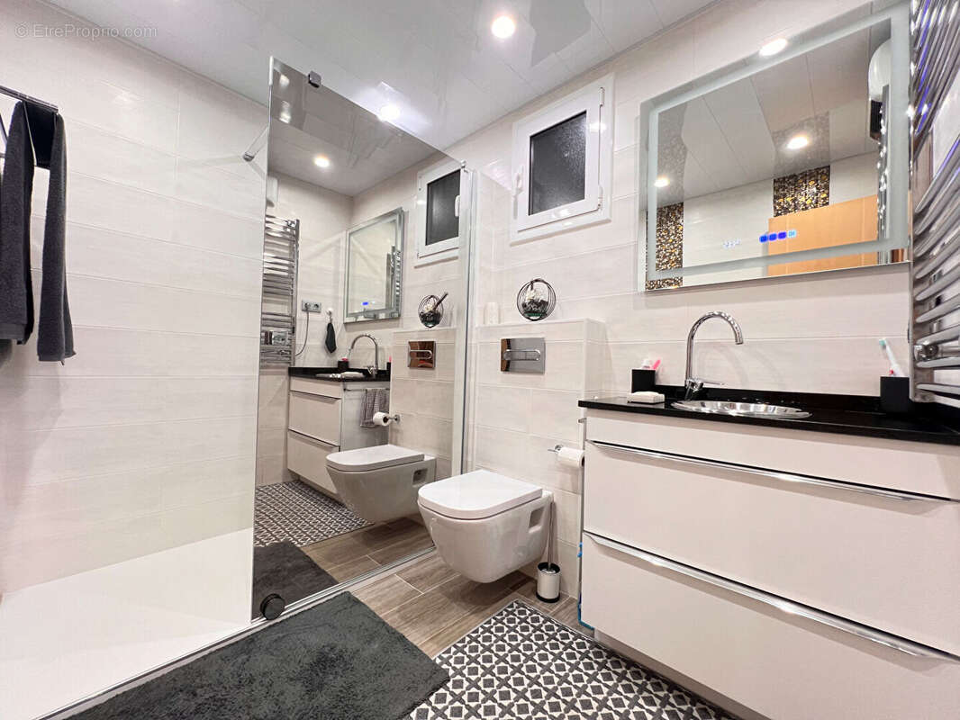 Appartement à BEAULIEU