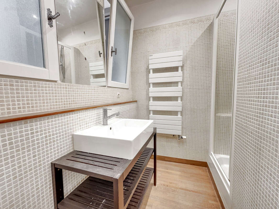 Appartement à PARIS-14E