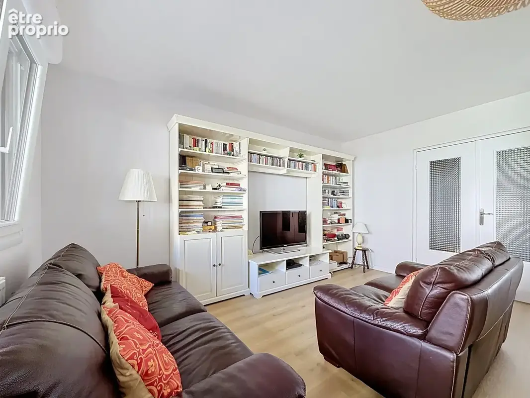 Appartement à vendre 4 pièces SAINT CYR SUR LOIRE (37) - photo 11