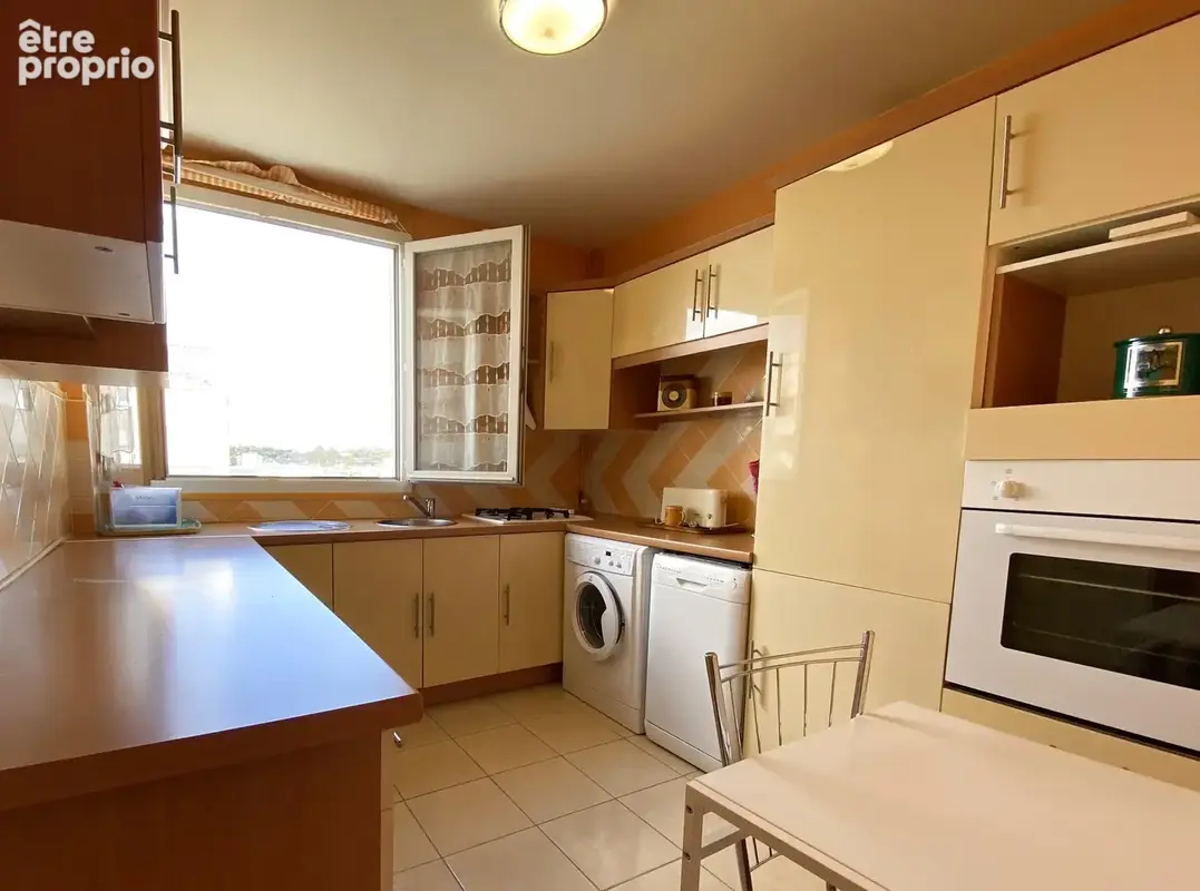 La riche - appartement lumineux avec place de parking et cave - photo 2