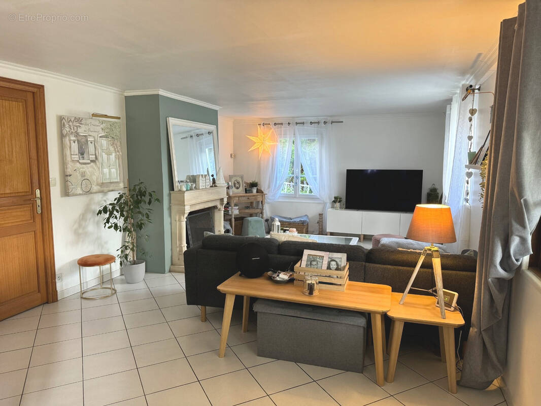 Maison à SAINT-LAURENT-DE-BREVEDENT