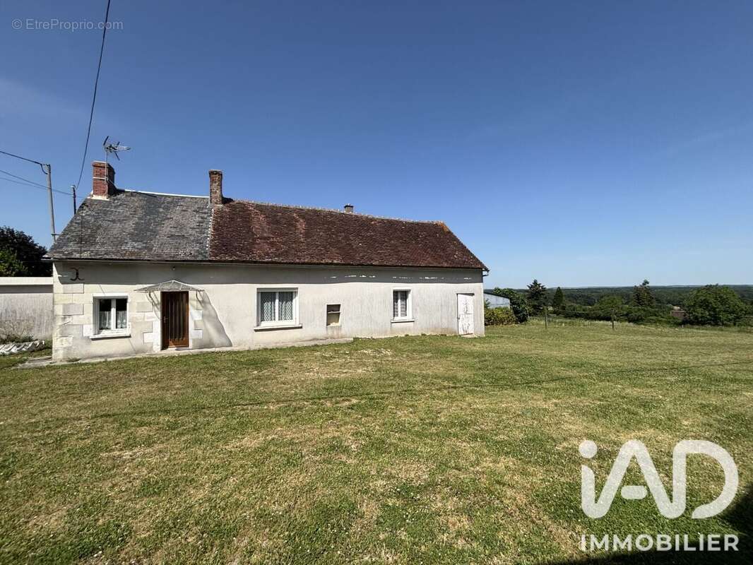 Maison 81 m² à Saint-Genou  - photo 2