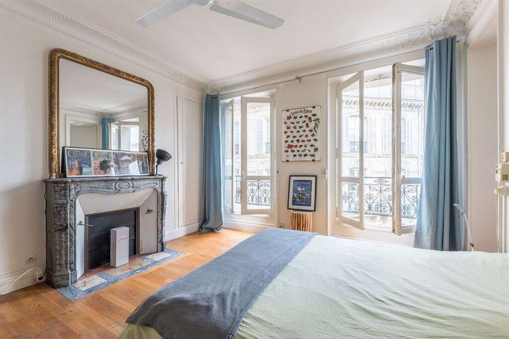 Appartement à PARIS-9E