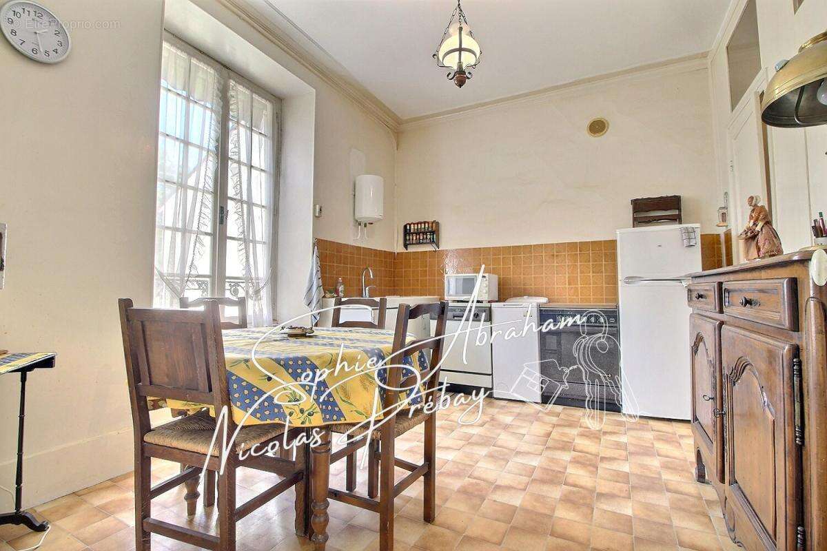 Élégante maison bourgeoise avec parc arboré au coeur de Toury - photo 6
