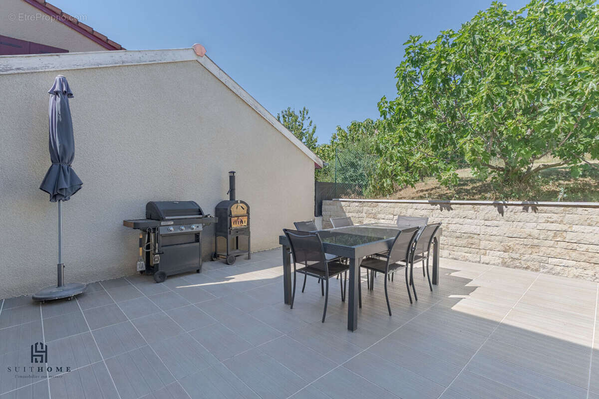 Pavillon familial 6 pièces de 110 m² avec piscine chauffée - photo 16