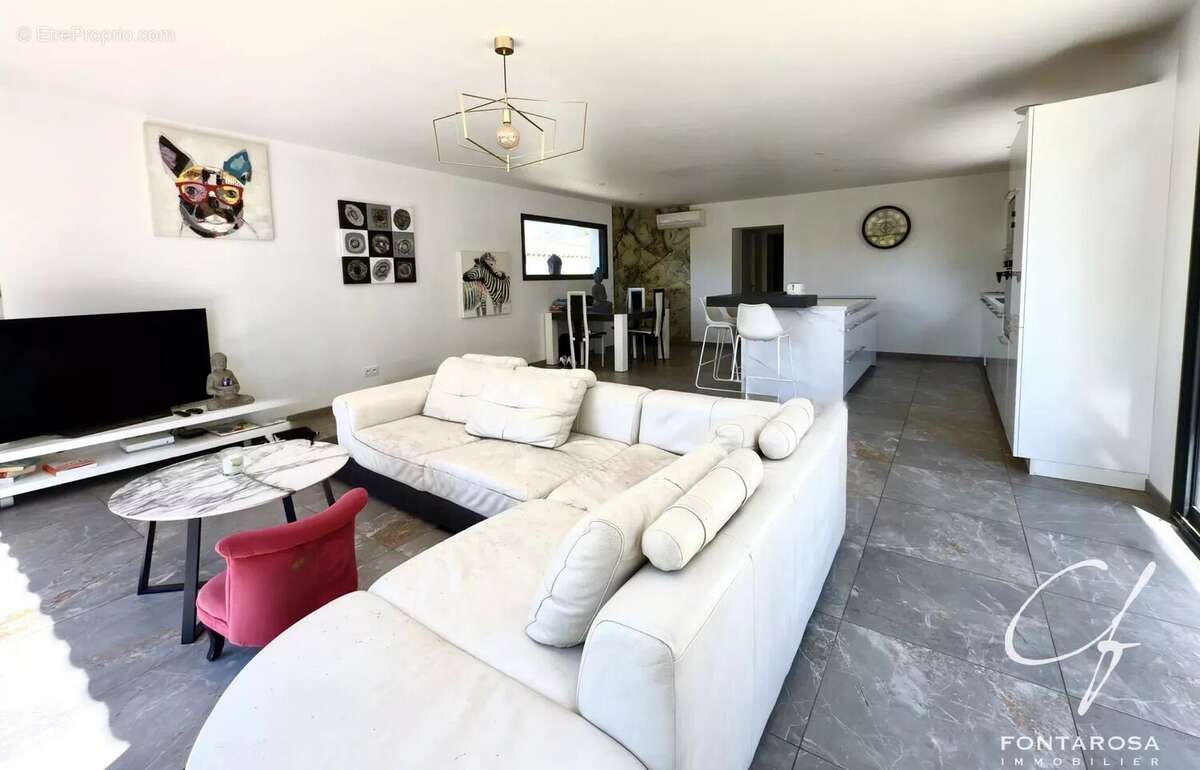 Maison à PUGET-SUR-ARGENS