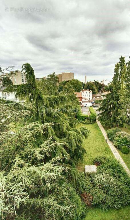 Appartement à LES LILAS