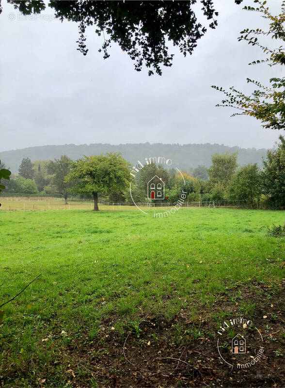 Terrain à CORMEILLES