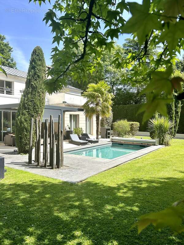 Photo 2 - Maison à LA CELLE-SAINT-CLOUD