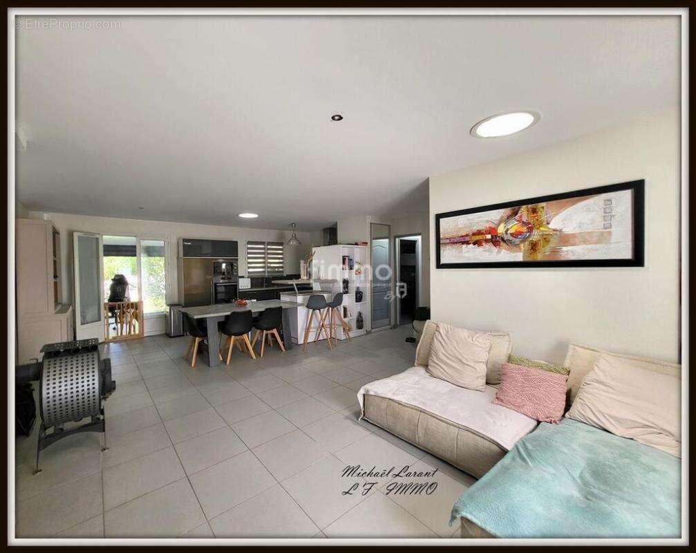 Maison à AMBARES-ET-LAGRAVE