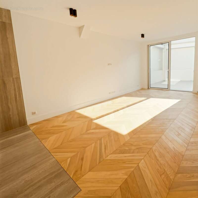 Appartement à CHARENTON-LE-PONT