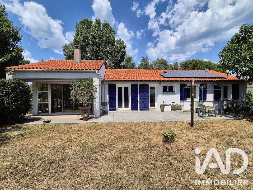 Maison 213 m² à Mazamet  - photo 2