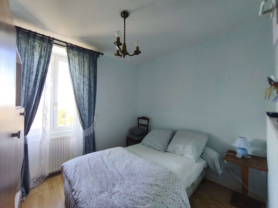 Maison à THEZILLIEU