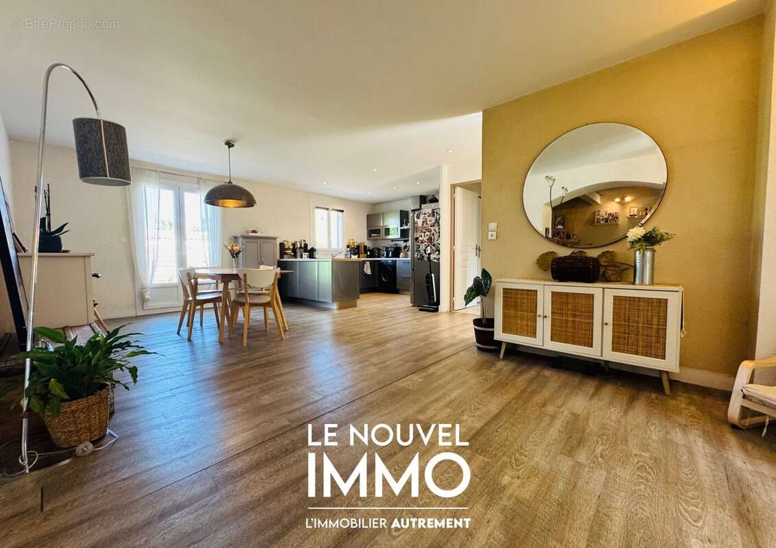 Maison à SAINT-VICTORET