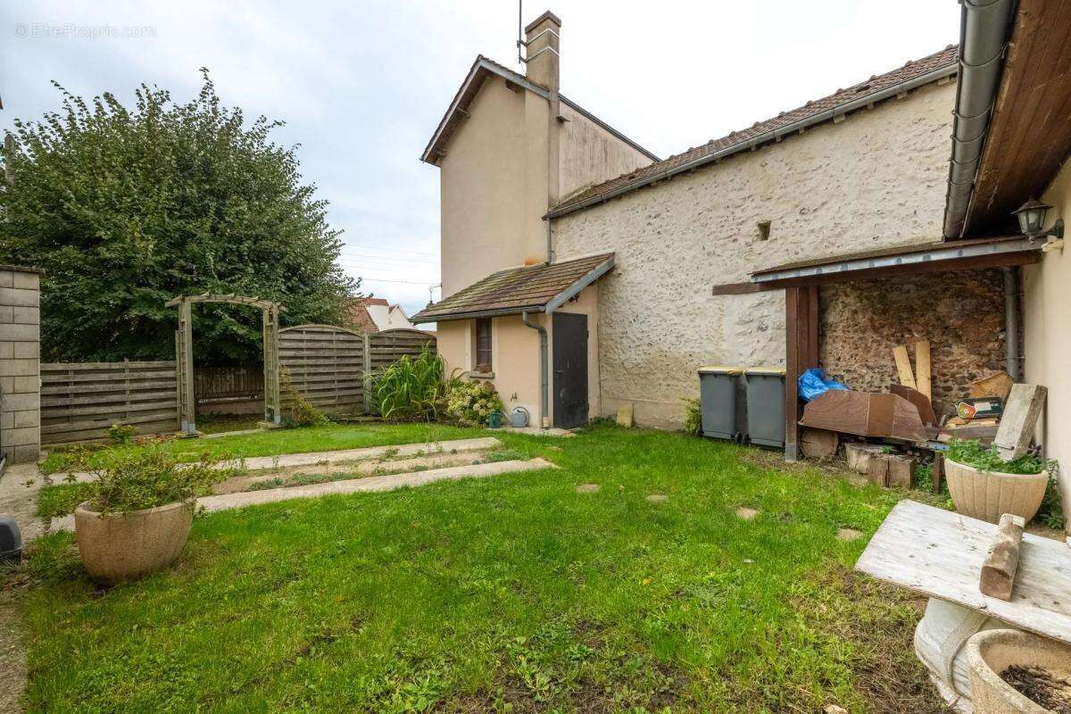 Maison à BENNECOURT