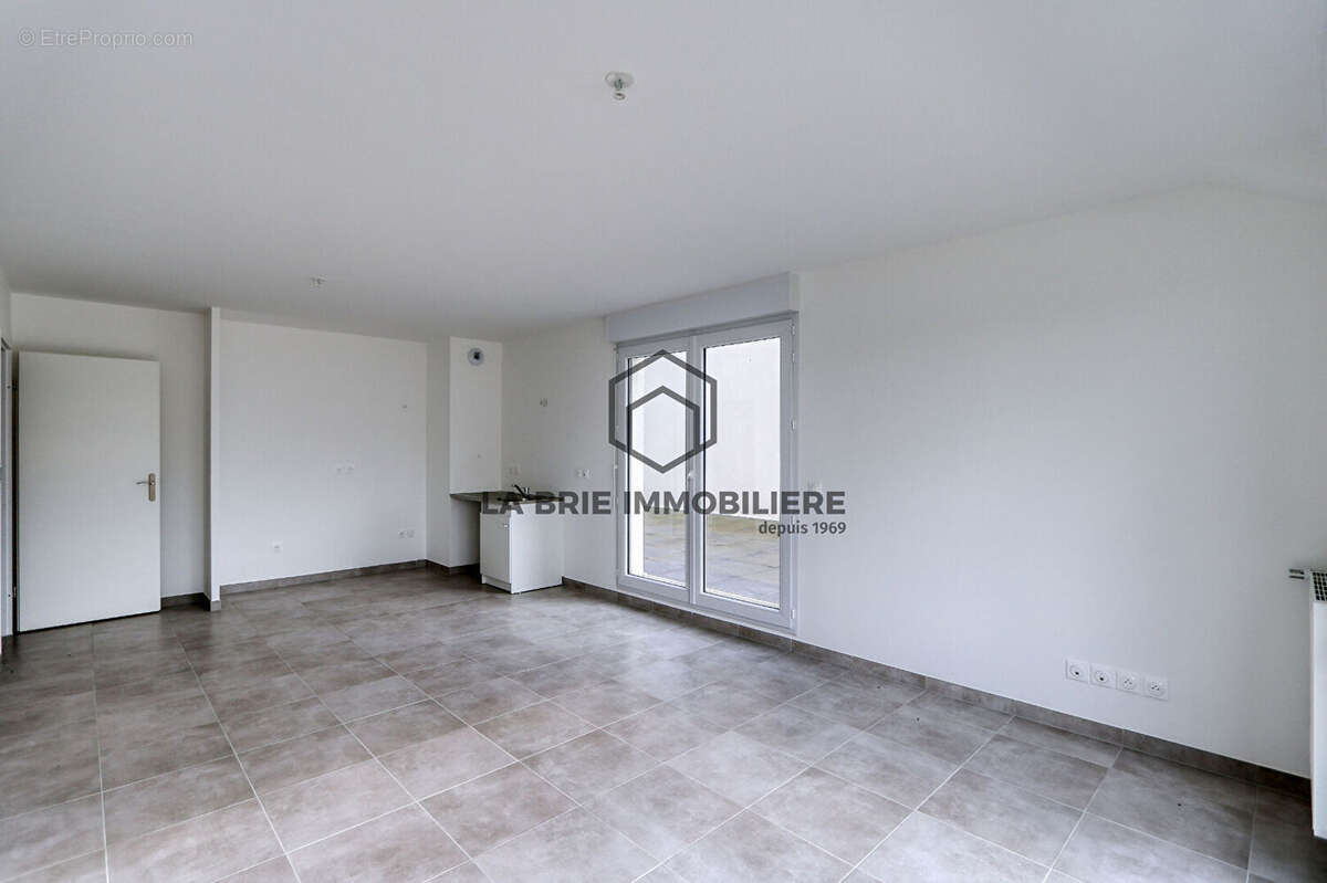 Appartement à EMERAINVILLE