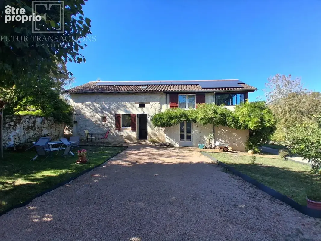 Propriété isolée sur 1.7Ha avec gîte - photo 2