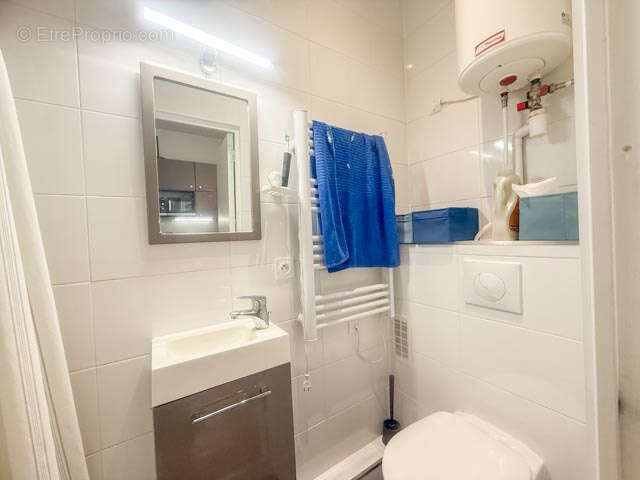 Parfait investisseur : deux studettes dans le 18ème pour un bon rendement locatif sans souci. - photo 4