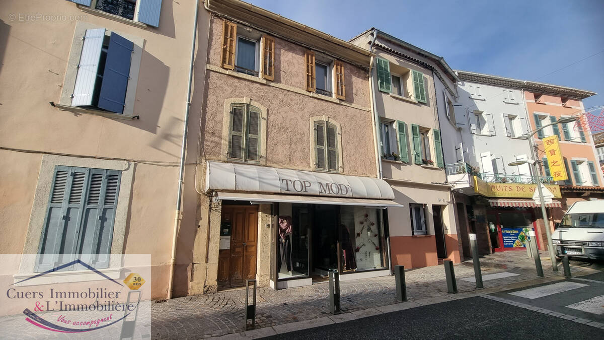 Appartement à LA CRAU