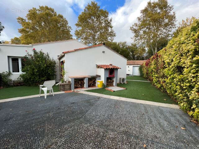 Maison à PEYROLLES-EN-PROVENCE
