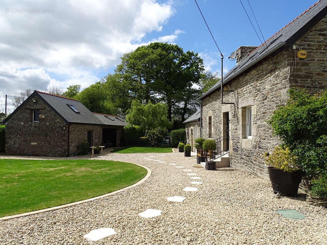 Maison à TREBRIVAN