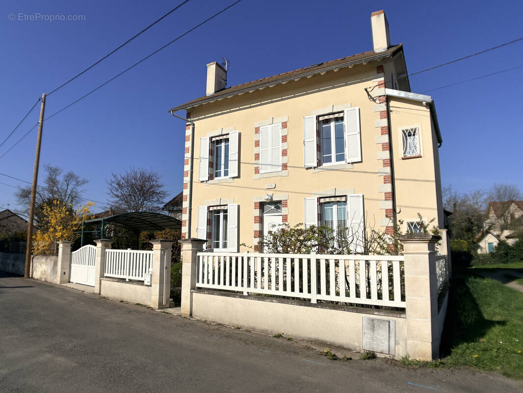 Maison à GANNAT