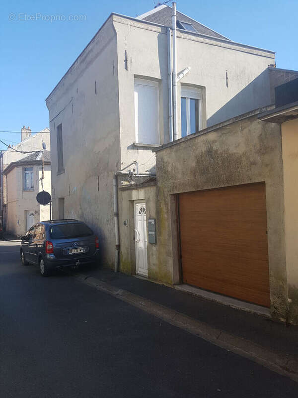 Saint quentin proche centre ville. immeuble 2 lots + garage - photo 4