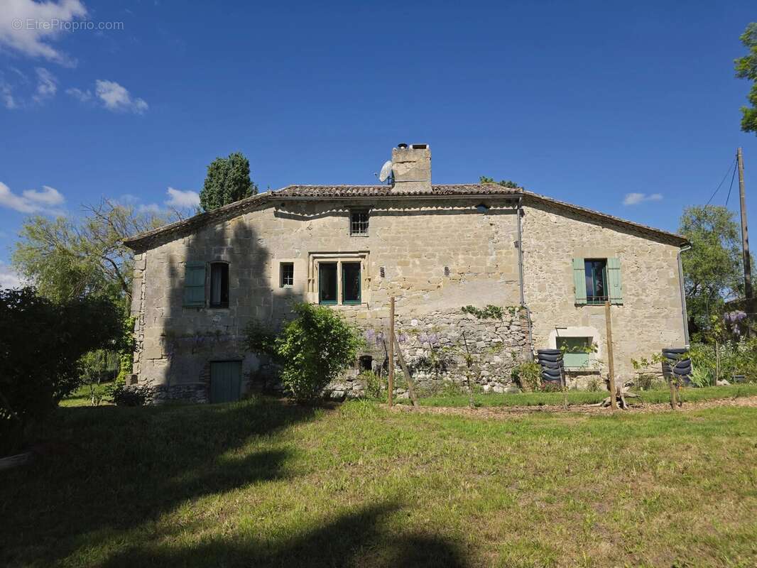 Maison à LAUZUN