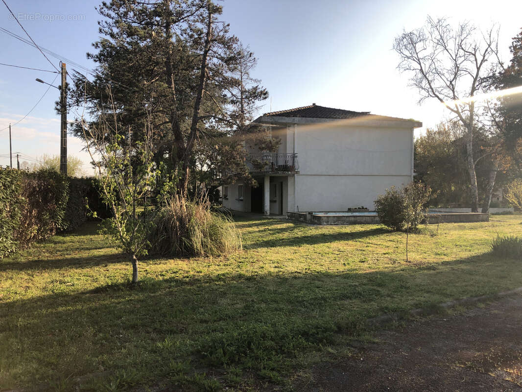 Grande maison T7 - 250 m2 - BESSIÈRES - photo 13