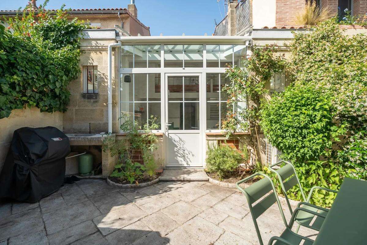 Maison en pierre rénovée de 142m² avec jardin – Saint Seurin - photo 15