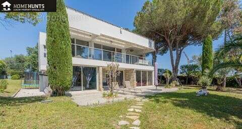 Maison à VILLENEUVE-LOUBET