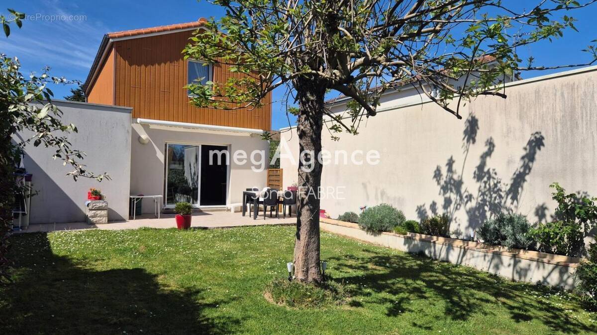 Maison à BOUGUENAIS